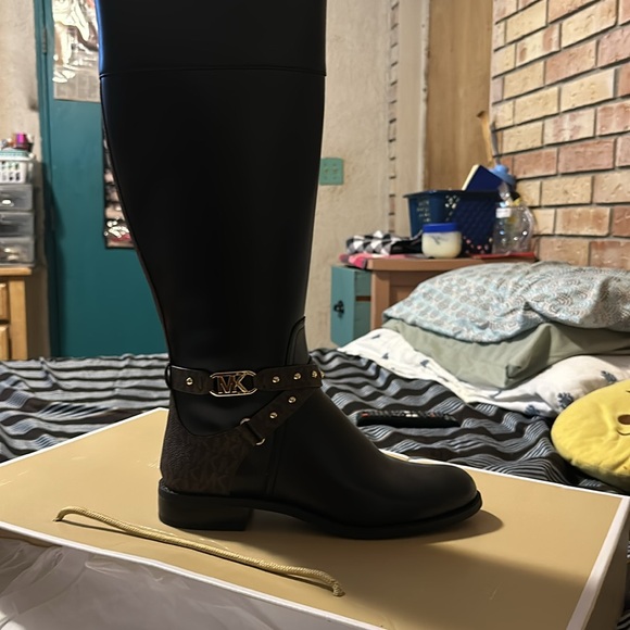 Michael Kors Boots - Picture 4 of 8